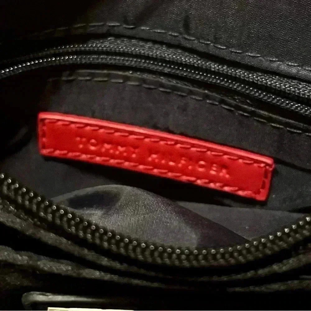 Tommy Hilfiger Makeup Bag - Picture 5 of 5